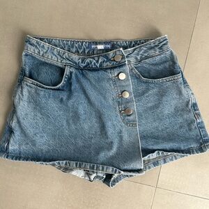 Urban Outfitters cute skort denim in small. Zipper and bottom on the inside.